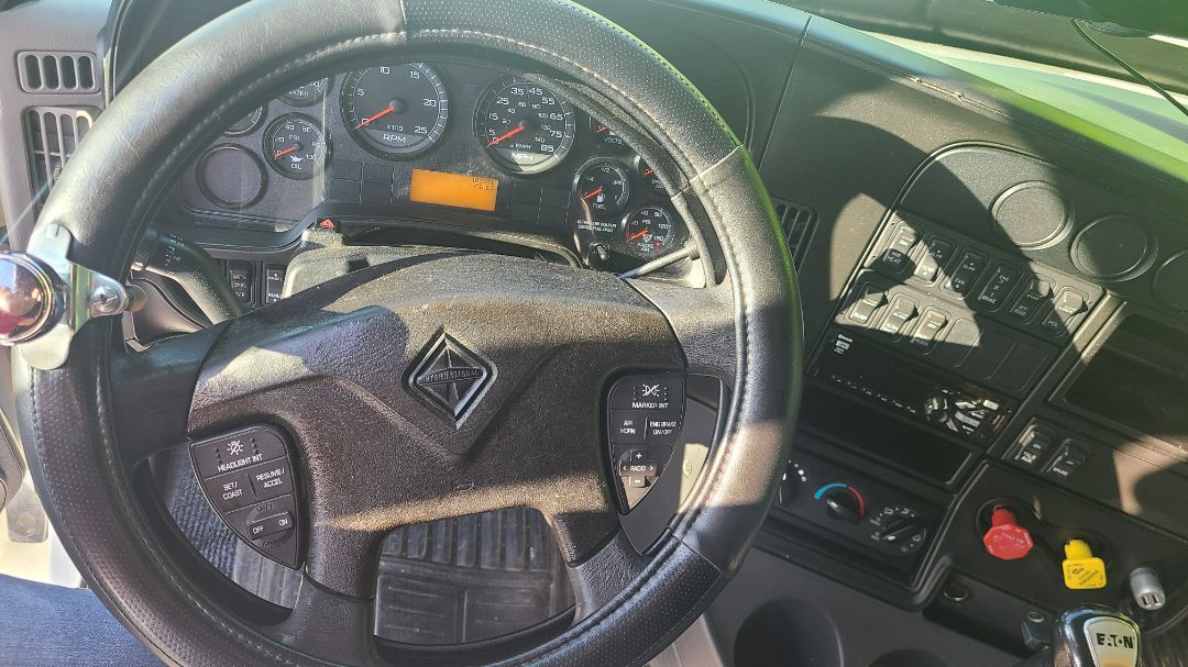 2015 INTERNATIONAL Prostar + 113 - Image 14